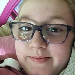 Meet your Posher, Loralei